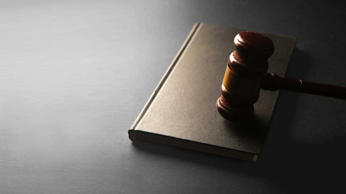 STJ enfrenta divergência sobre nulidade de audiência sem membro do MP: o que muda na prática penal